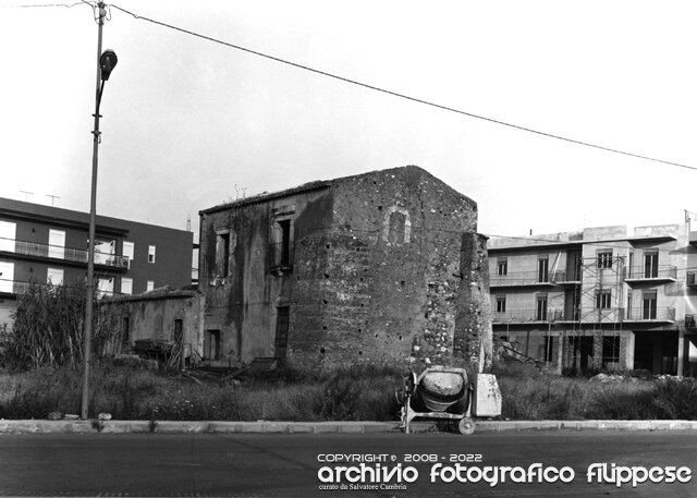 1982-lultimo-casolarenel-c.so-Moro-Olivarella